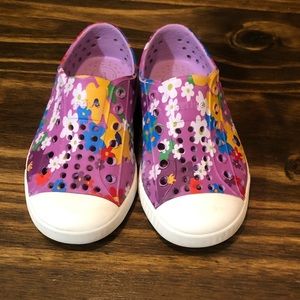 Native shoes. Toddler size 7. Great condition